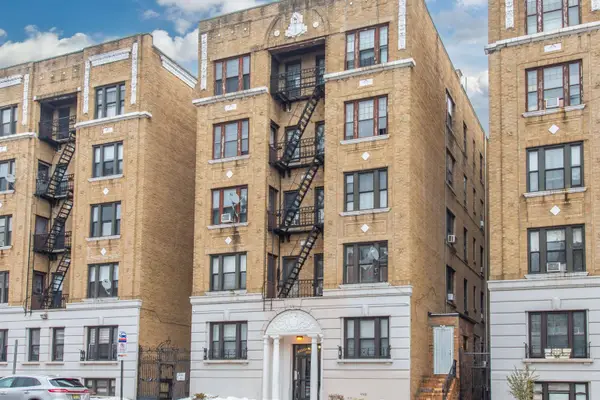 2672 JOHN F KEN JOHN F KENNEDY BLVD #303, JC, Journal Square, NJ 07306
