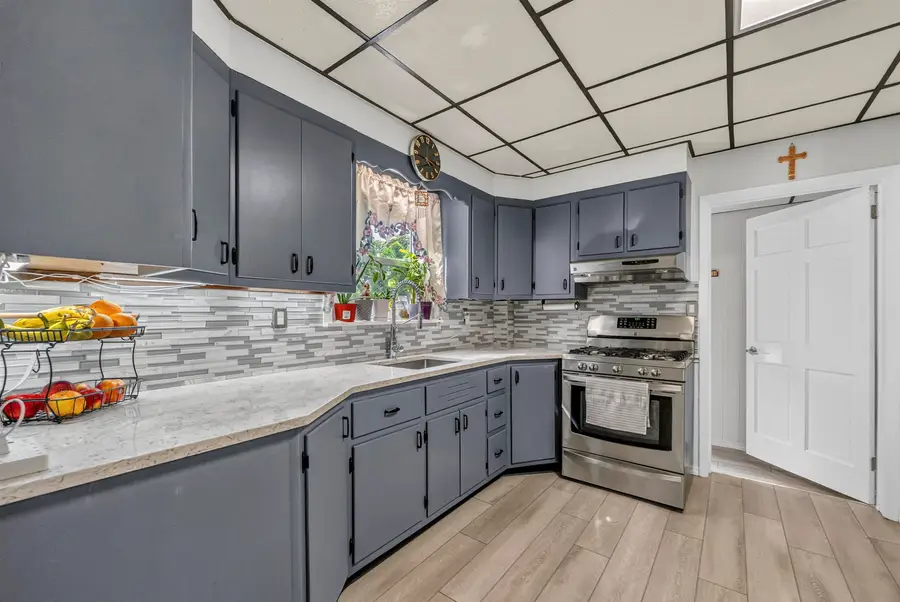 19 EAST 14TH ST, Bayonne, NJ 07002 - #3