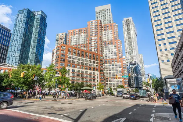 102 CHRISTOPHER COLUMBUS DR #202, JC, Downtown, NJ 07302