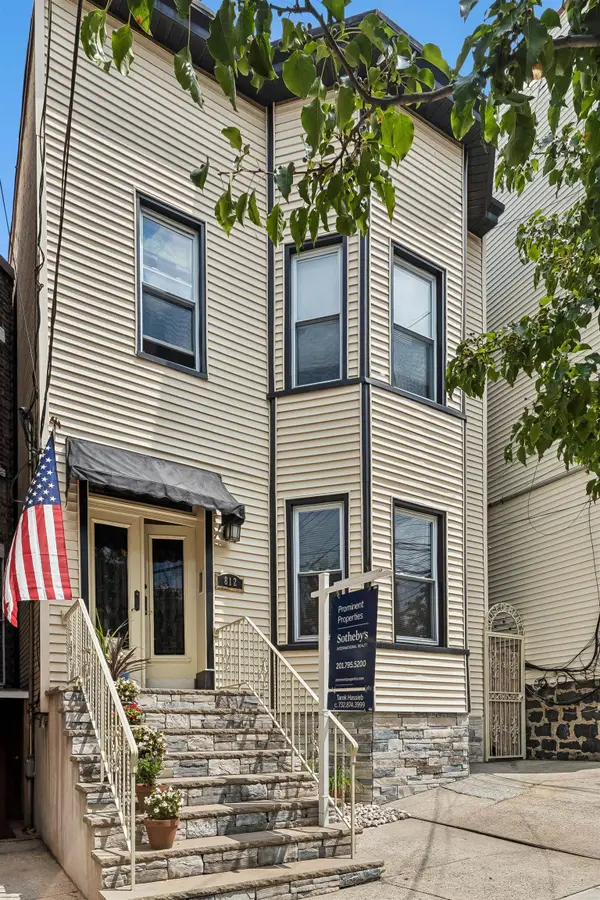 812 18TH ST, Union City, NJ 07087