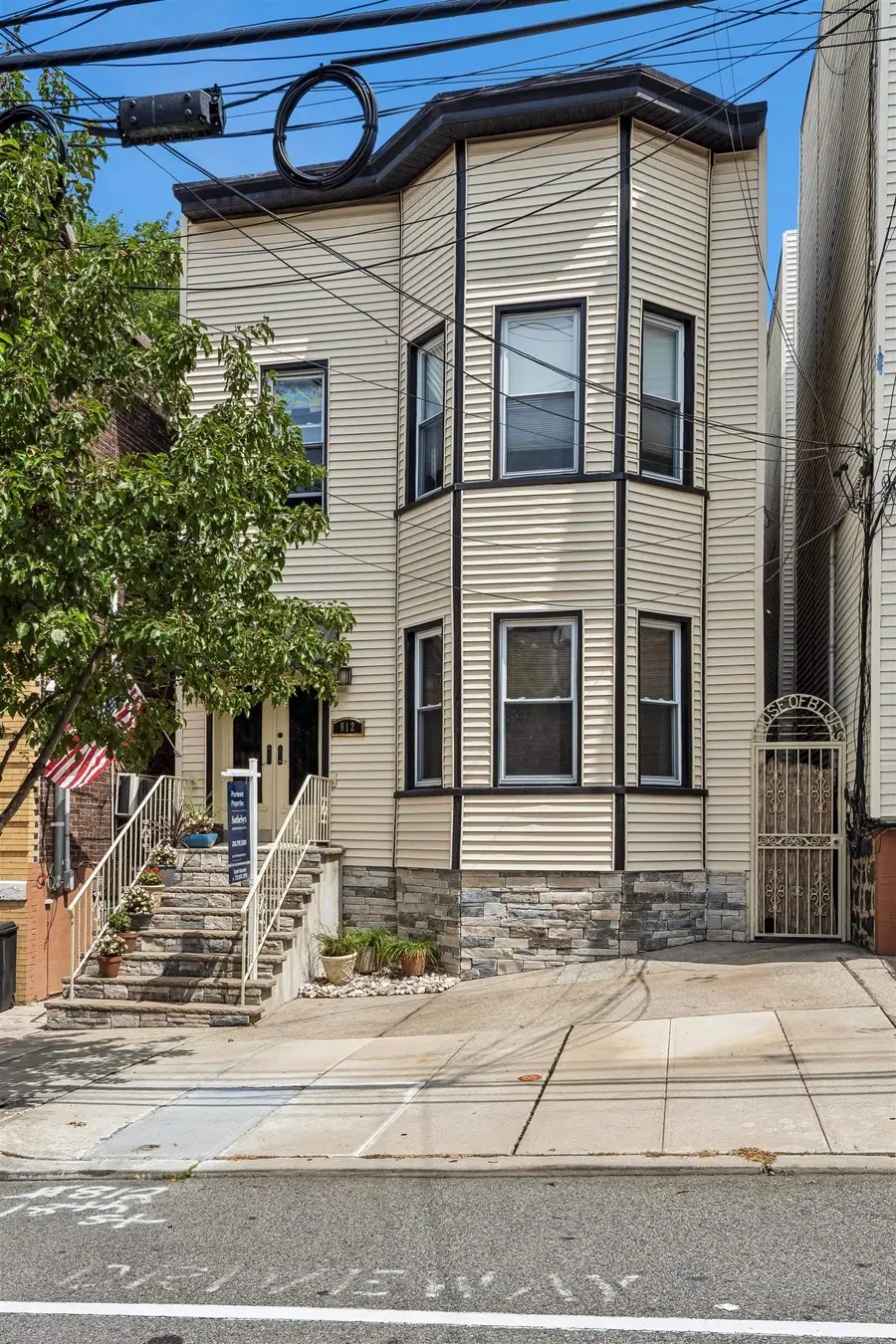 812 18TH ST, Union City, NJ 07087 - #2