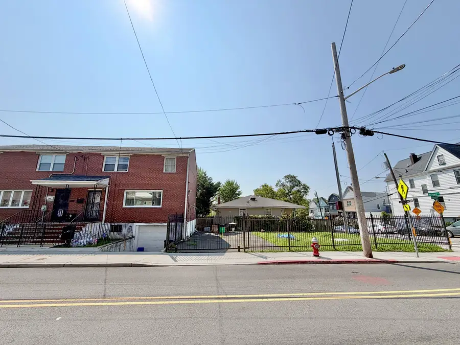 564 GARFIELD AVE, Jersey City, NJ 07305 - #2