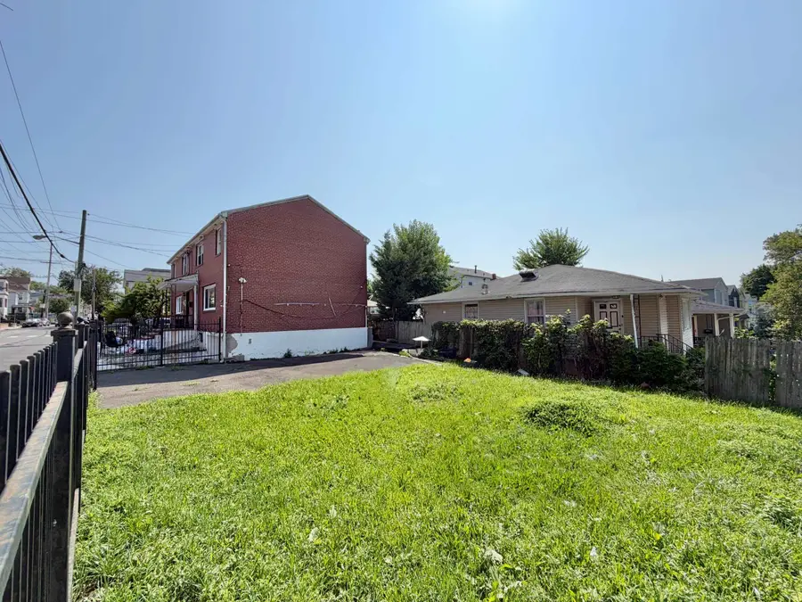 564 GARFIELD AVE, Jersey City, NJ 07305 - #3