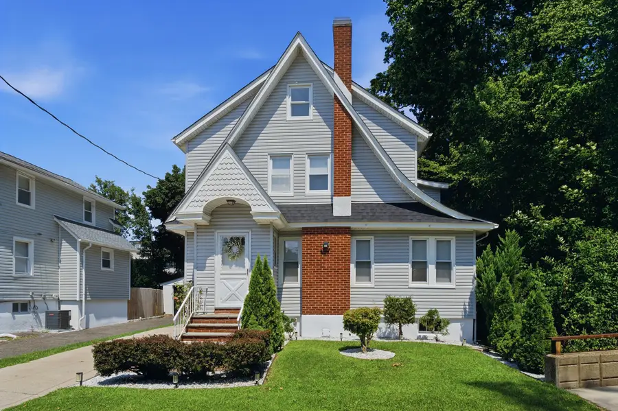 38 SHADYSIDE AVE, Dumont, NJ 07628 - #2
