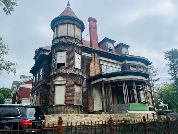 2456 KENNEDY BLVD, JC, West Bergen, NJ 07304