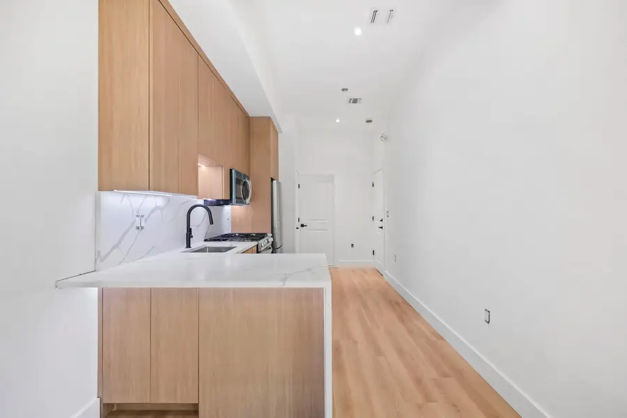 291 NEW YORK AVE #4, Jersey City, NJ 07307 - #3
