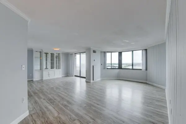 807 HARMON COVE TOWER #807, Secaucus, NJ 07094