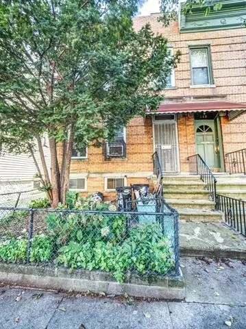 387 WOODLAWN AVE, JC, West Bergen, NJ 07305