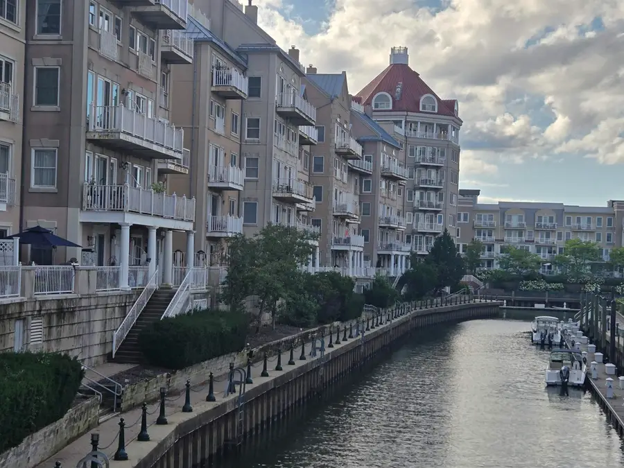 201 SHEARWATER CT WEST #31, Jersey City, NJ 07305 - #3