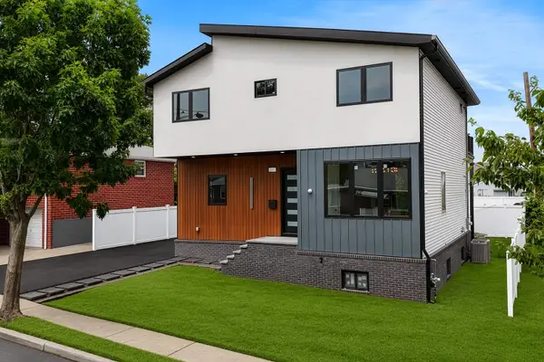 21 PIKEVIEW TERRACE, Secaucus, NJ 07094