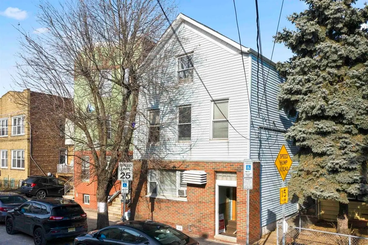 172 BEACON AVE, Jersey City, NJ 07306 - #1
