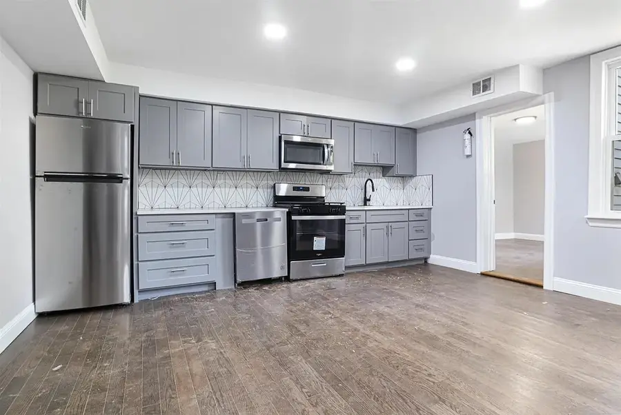 172 BEACON AVE, Jersey City, NJ 07306 - #3
