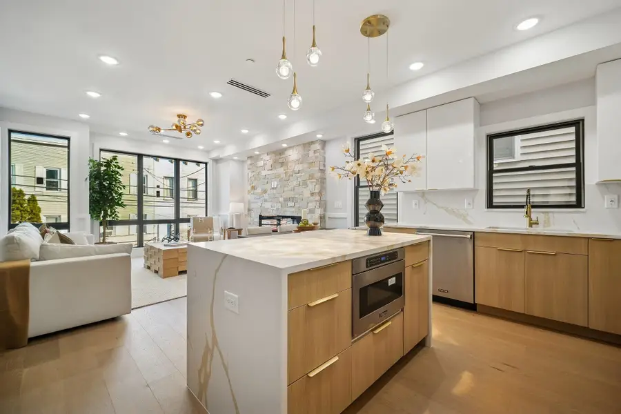 85 BLEECKER ST #2, Jersey City, NJ 07307 - #3