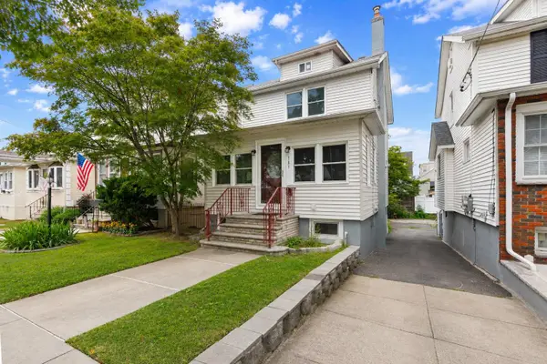 731 HUMBOLDT ST, Secaucus, NJ 07094