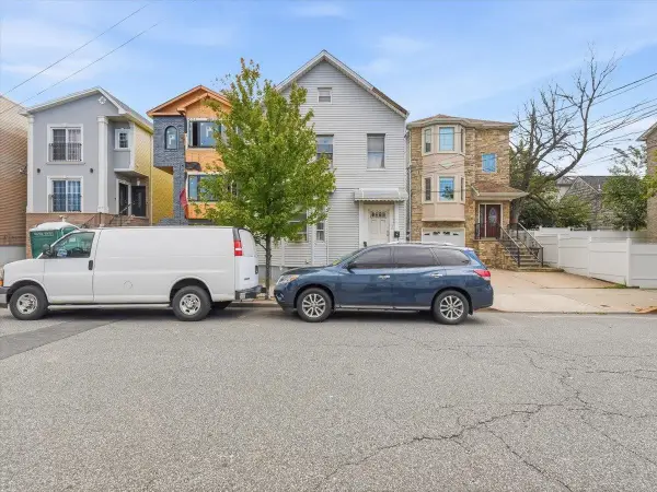 311 WARREN ST, Harrison, NJ 07029