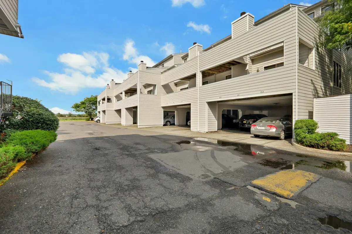 812 TOPSAIL LANE, Secaucus, NJ 07094 - #1