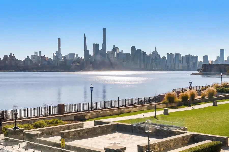 9 SOMERSET LANE #209, Edgewater, NJ 07020 - #2