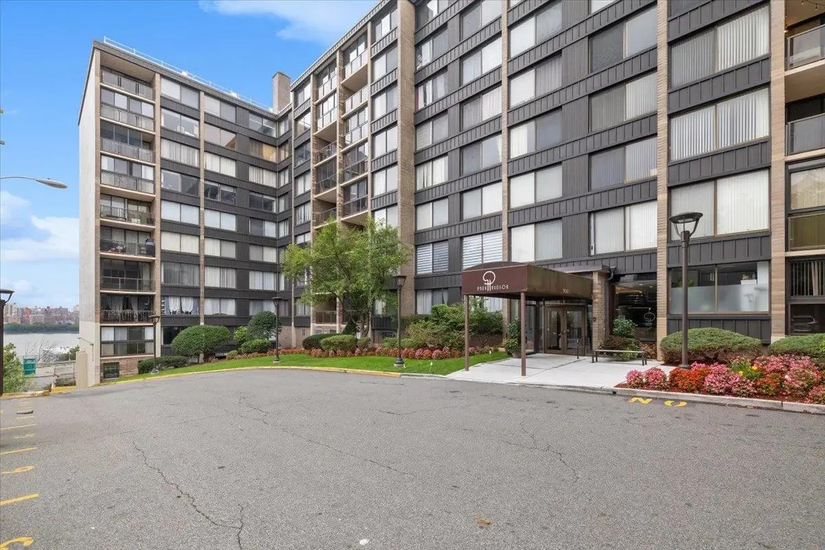 9060 PALISADE AVE #403, North Bergen, NJ 07047 - #1