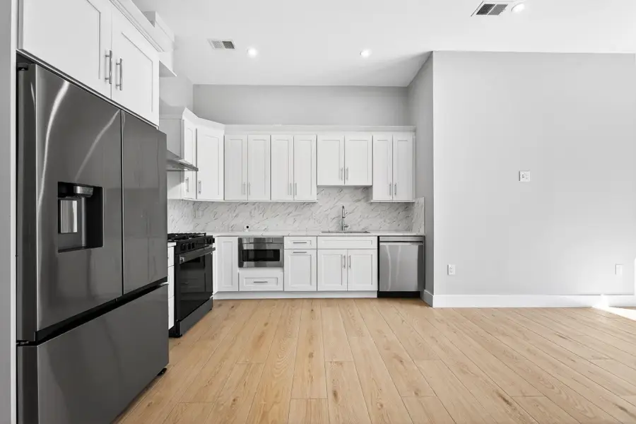 126 DE KALB AVE #1A, Jersey City, NJ 07306 - #2