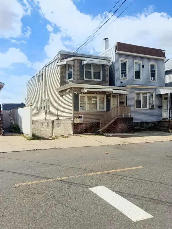105 MCADOO AVE, JC, Greenville, NJ 07305