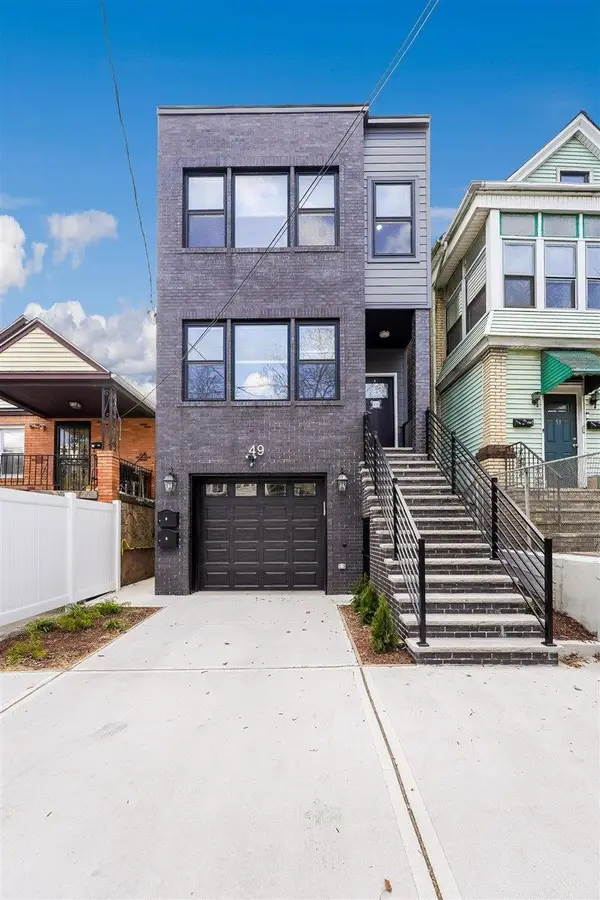 49 WADE ST, JC, Greenville, NJ 07305