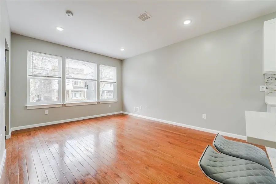 49 WADE ST, Jersey City, NJ 07305 - #2
