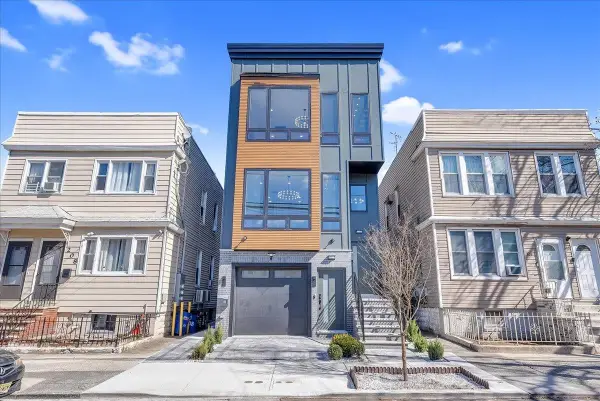 206 CLENDENNY AVE #1, JC, West Bergen, NJ 07304-1202
