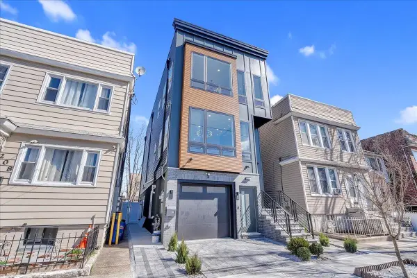 206 CLENDENNY AVE, JC, West Bergen, NJ 07304-1202