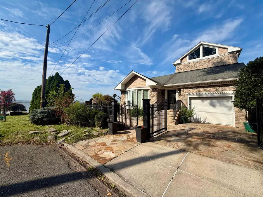 33 ROOSEVELT TERRACE, Bayonne, NJ 07002 - #2