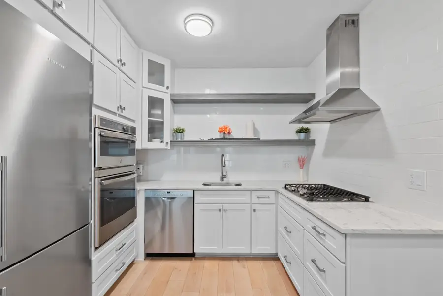 344 PAVONIA AVE #2, Jersey City, NJ 07302 - #3