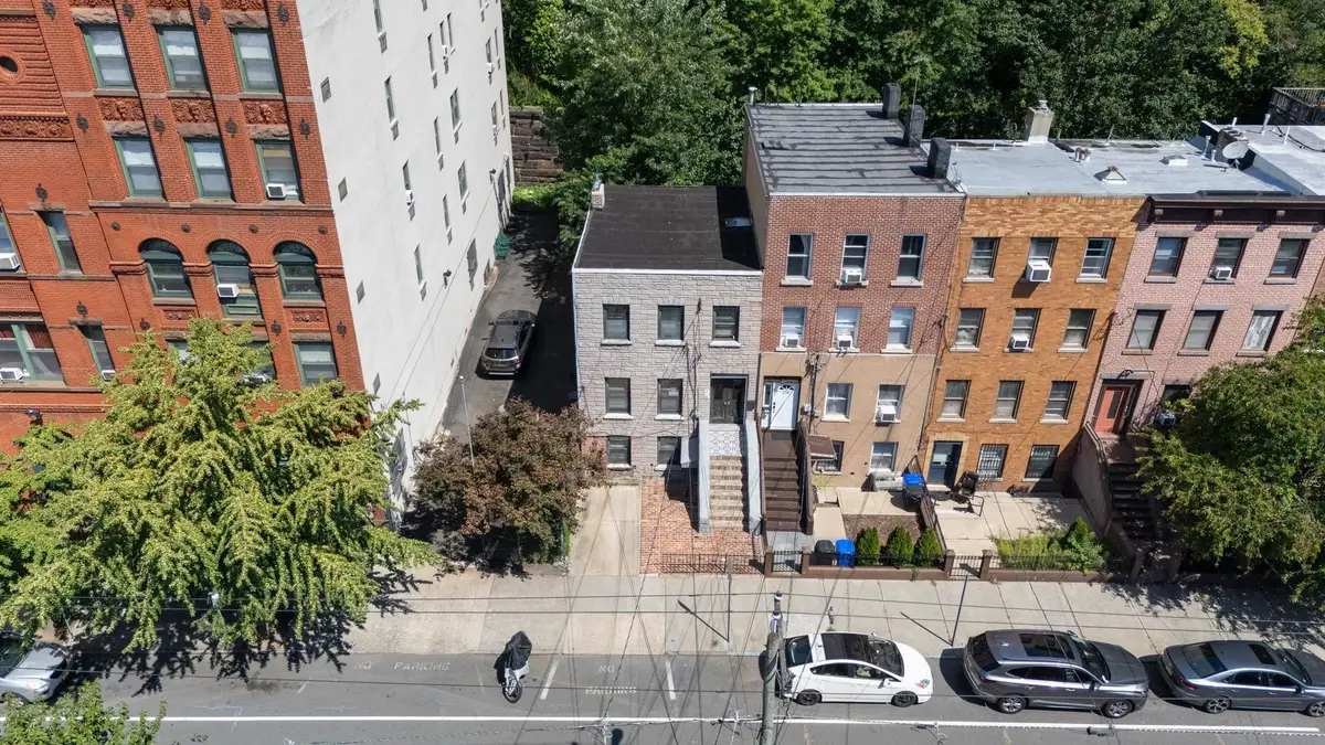 218 5TH ST, Jersey City, NJ 07302 - #1