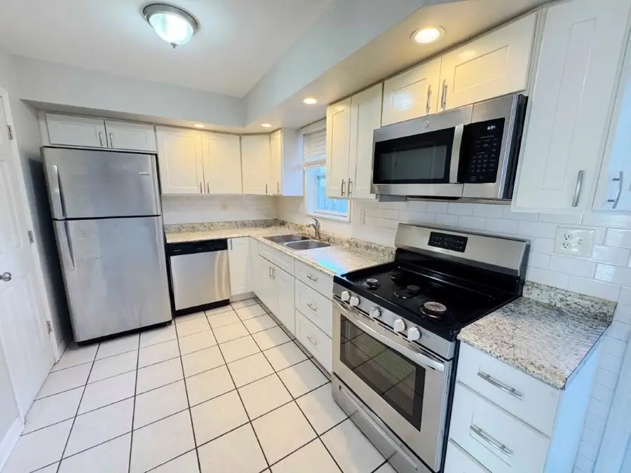 87 9TH ST, Bayonne, NJ 07002 - #2