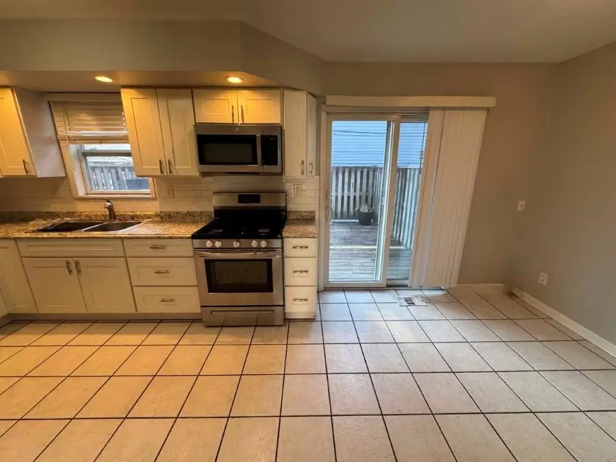 87 9TH ST, Bayonne, NJ 07002 - #3