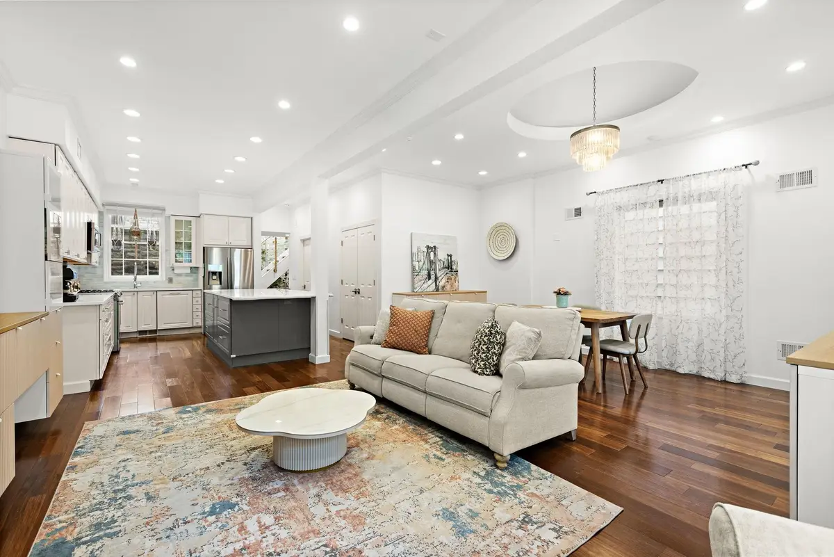 147 MANHATTAN AVE, Jersey City, NJ 07307 - #1