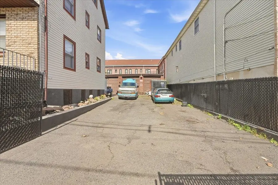 39 EAST 49TH ST, Bayonne, NJ 07002 - #3