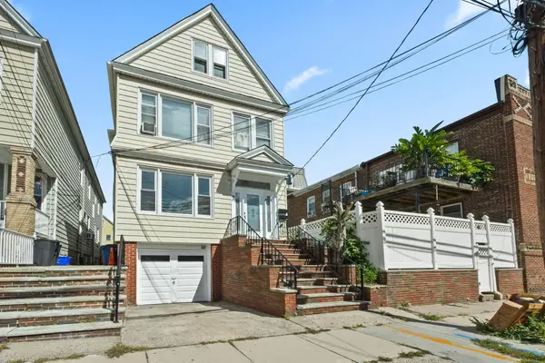 7 EDWARDS CT, Bayonne, NJ 07002