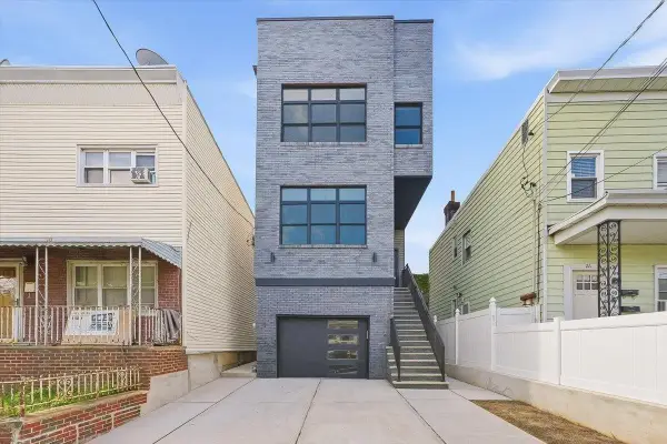 24 WEST 19TH ST, Bayonne, NJ 07002