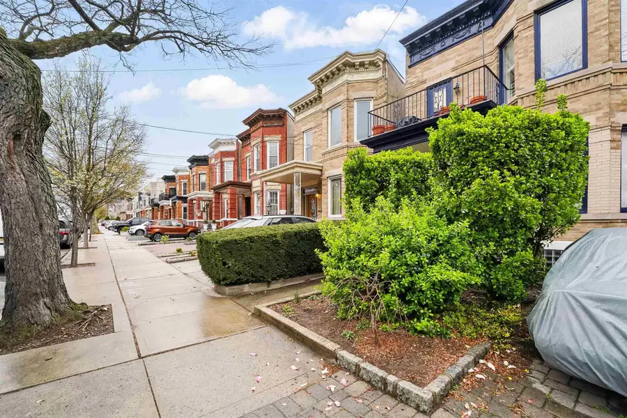 104 HIGHPOINT AVE, Weehawken, NJ 07086 - #3