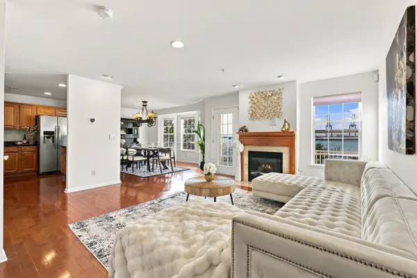 19 MARITIME WAY, Bayonne, NJ 07002