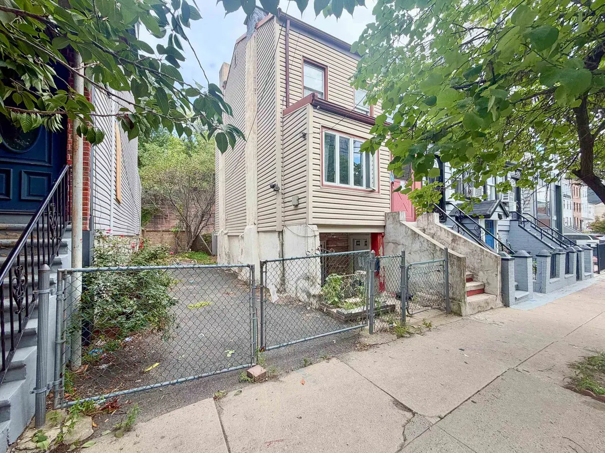 364.5 5TH ST, Jersey City, NJ 07302 - #1