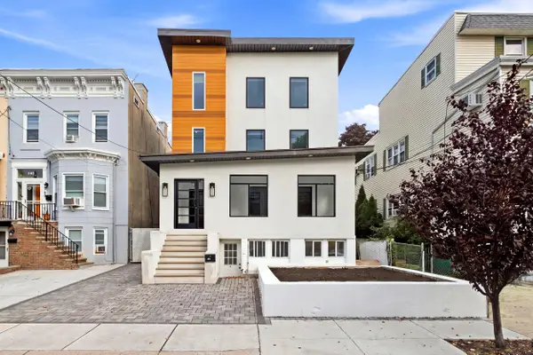 138 AVENUE C, Bayonne, NJ 07002