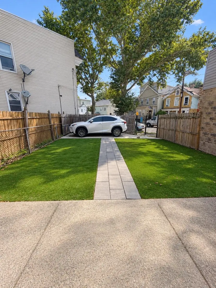 10 LONG ST, Jersey City, NJ 07305-0000 - #3