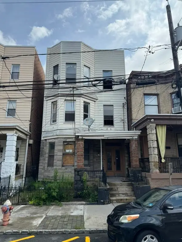 218 MAPLE ST, Weehawken, NJ 07086