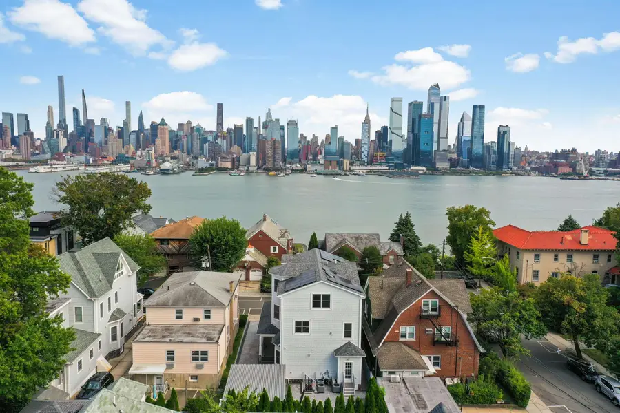 71 KING AVE, Weehawken, NJ 07086 - #3