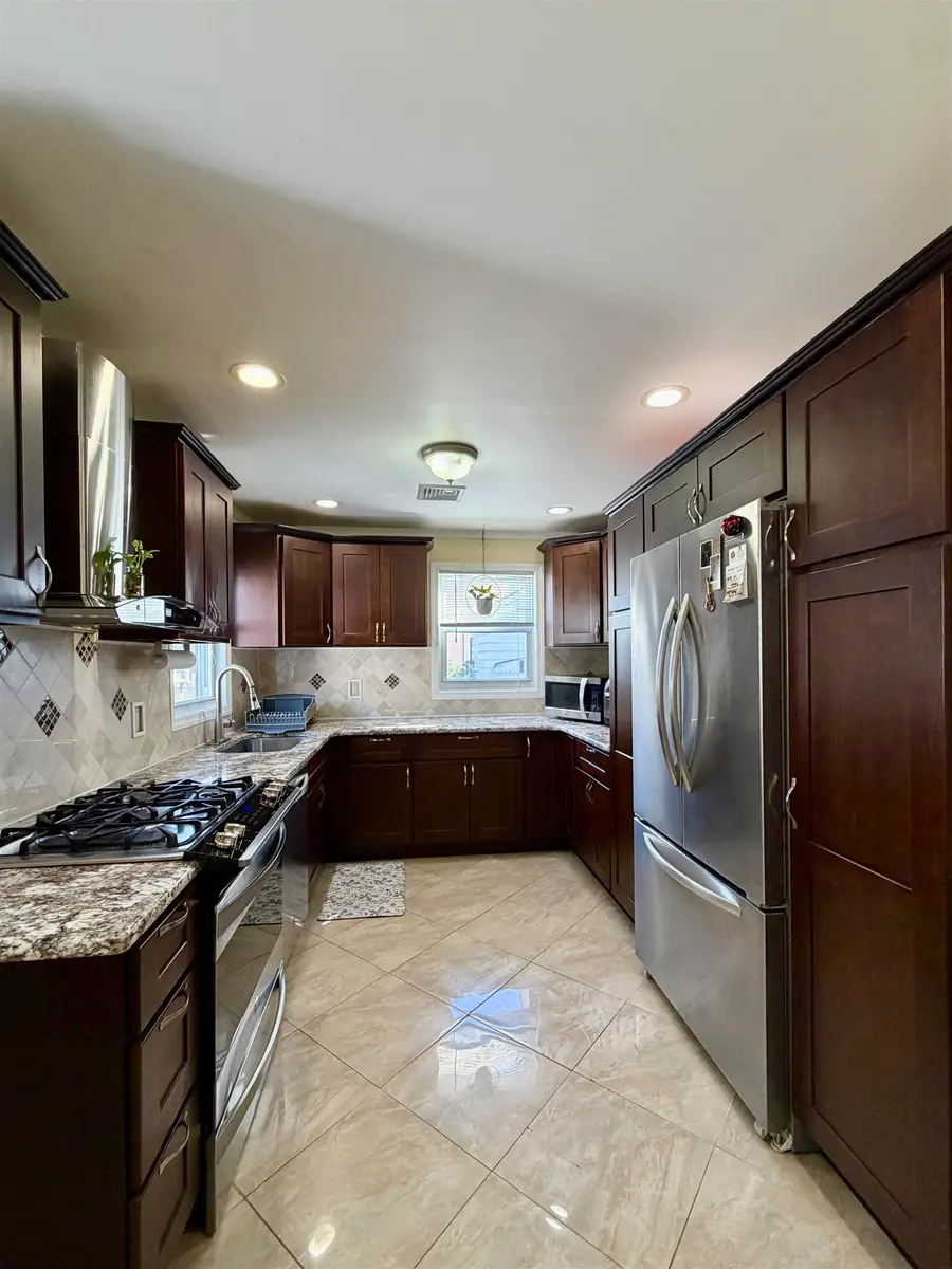19 LOCUST AVE, Kearny, NJ 07032 - #2