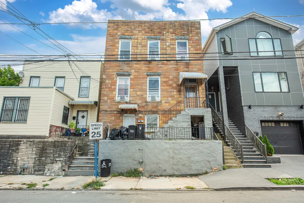 132 TERRACE AVE, Jersey City, NJ 07307 - #1
