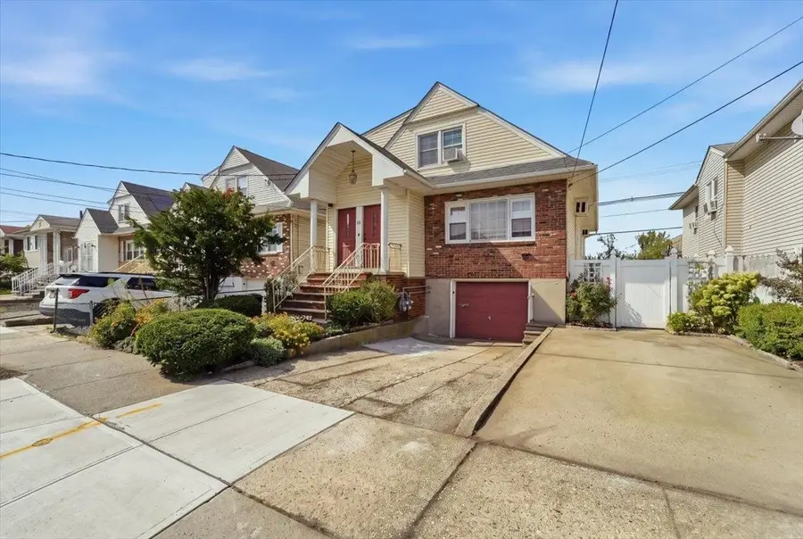81 COUNTRY VILLAGE RD, Jersey City, NJ 07305 - #2