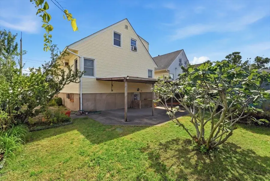 81 COUNTRY VILLAGE RD, Jersey City, NJ 07305 - #3