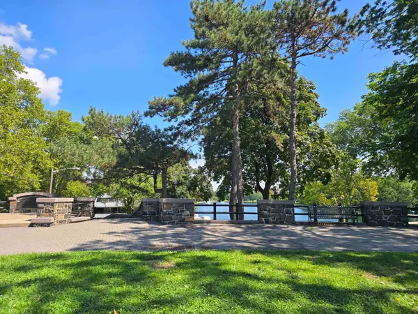 8811 BERGENLINE AVE #33, North Bergen, NJ 07047