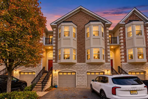 35 MALLARD PL #35, Secaucus, NJ 07094